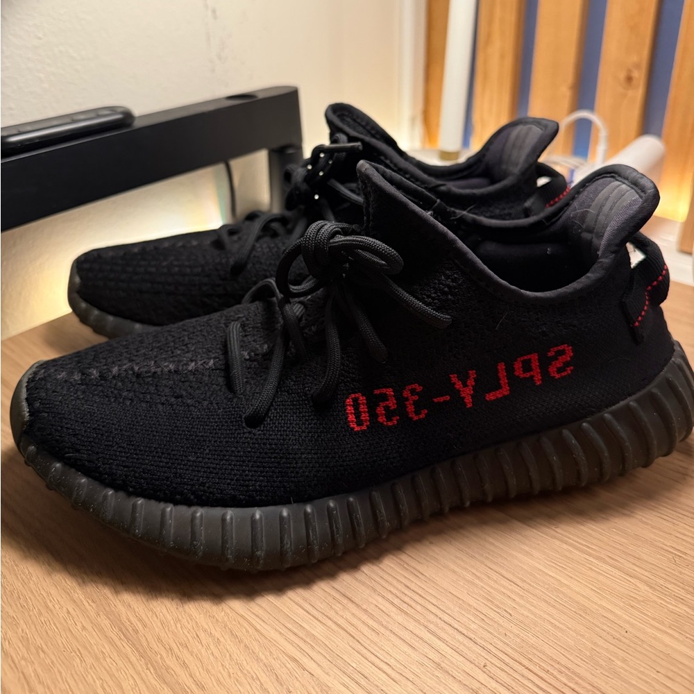 Yeezy Boost 350 V2 - Bred Size 8